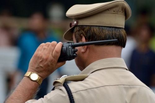 അച്ഛനൊപ്പം ഉത്സവ കച്ചവടത്തിനെത്തിയ കുട്ടി നിര്‍ത്തിയിട്ട ലോറിയില്‍ കിടന്നുറങ്ങി ; എത്തിയത് തമിഴ്‌നാട് അതിര്‍ത്തിക്ക് അടുത്ത്