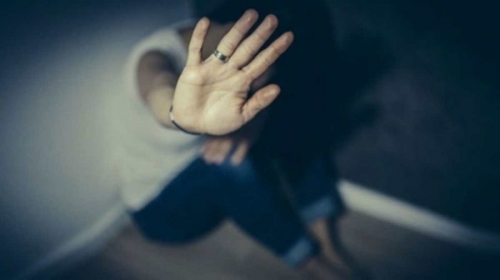 എന്‍ജിനീയറിങ് വിദ്യാര്‍ഥിനിയെ ജൂനിയര്‍ വിദ്യാര്‍ഥി ക്യാംപസിനകത്തെ ശുചിമുറിയില്‍വച്ച് ബലാത്സംഗം ചെയ്തു