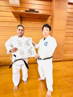 ജപ്പാന്‍ അന്തരാഷ്ട്ര കരാട്ടെ മത്സരത്തില്‍ വീണ്ടും അജയ്യനായി ടോം ജേക്കബ്: ഉയര്‍ത്തിയത് സ്വര്‍ണ്ണ മെഡലിനോടൊപ്പം, ഉന്നത ബഹുമതികളും