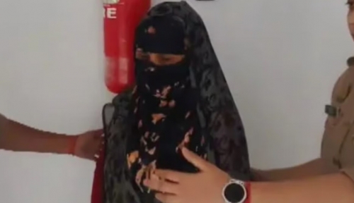 മകന്റെ പേരിലുള്ള ഒരു കോടി രൂപ ഇന്‍ഷുറന്‍സ് തട്ടിയെടുക്കാനും കാമുകനുമൊപ്പം ജീവിക്കാനും തീരുമാനം ; 25 കാരനെ കൊലപ്പെടുത്തി അമ്മയും കാമുകനും അടക്കം മൂന്നു പേര്‍ പിടിയില്‍